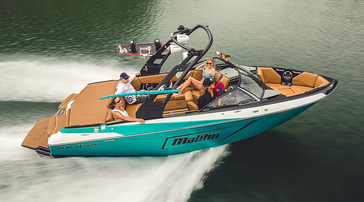 Embarcação Malibu Boats